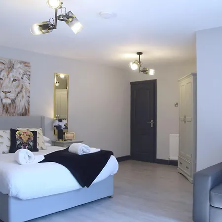 Lakeview House 2x Hot Tub & Games York