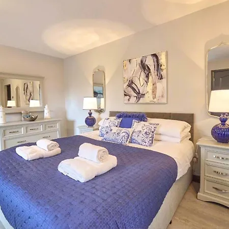 Lakeview House 2x Hot Tub & Games York