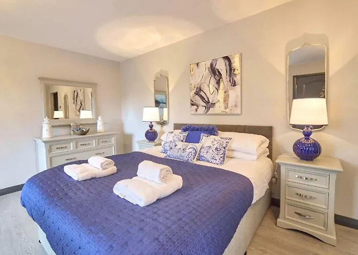 Lakeview House 2x Hot Tub & Games York